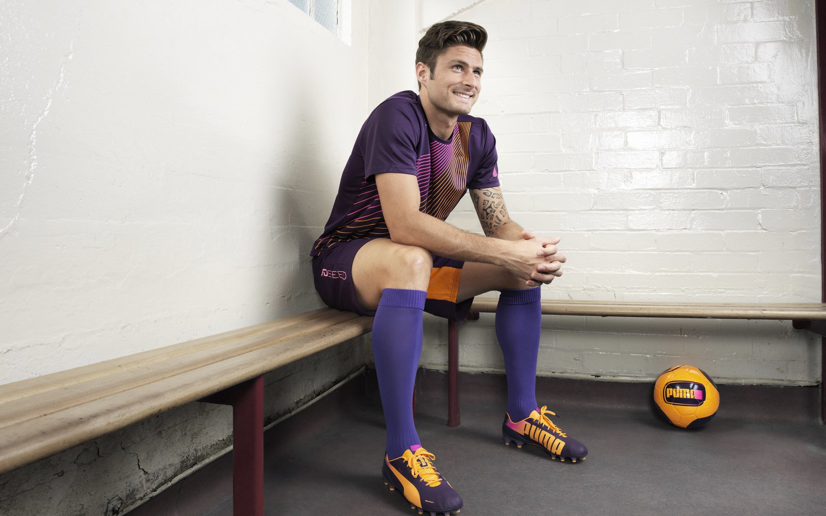 年度焦点之战之夜，萨拉赫存在感拉满，独舞安菲尔德的埃及法老